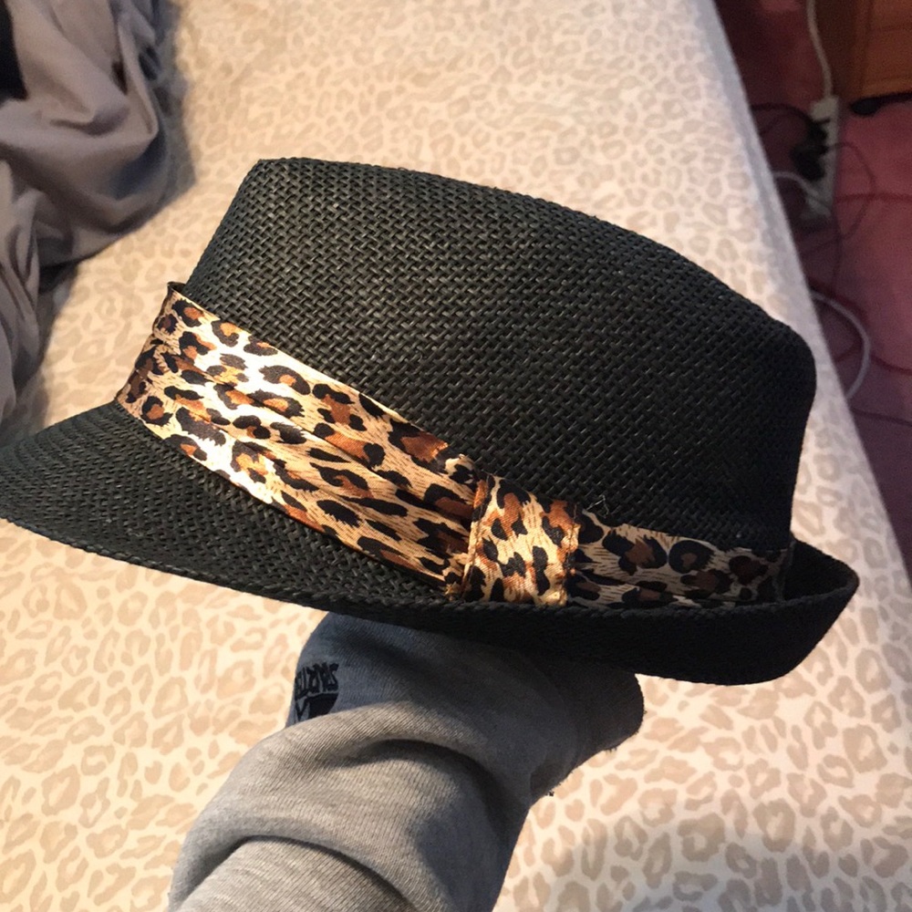 Fedora - Picture 3 of 5